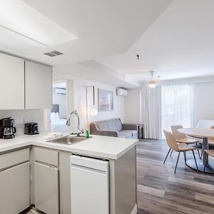 One-Bedroom King Suite
